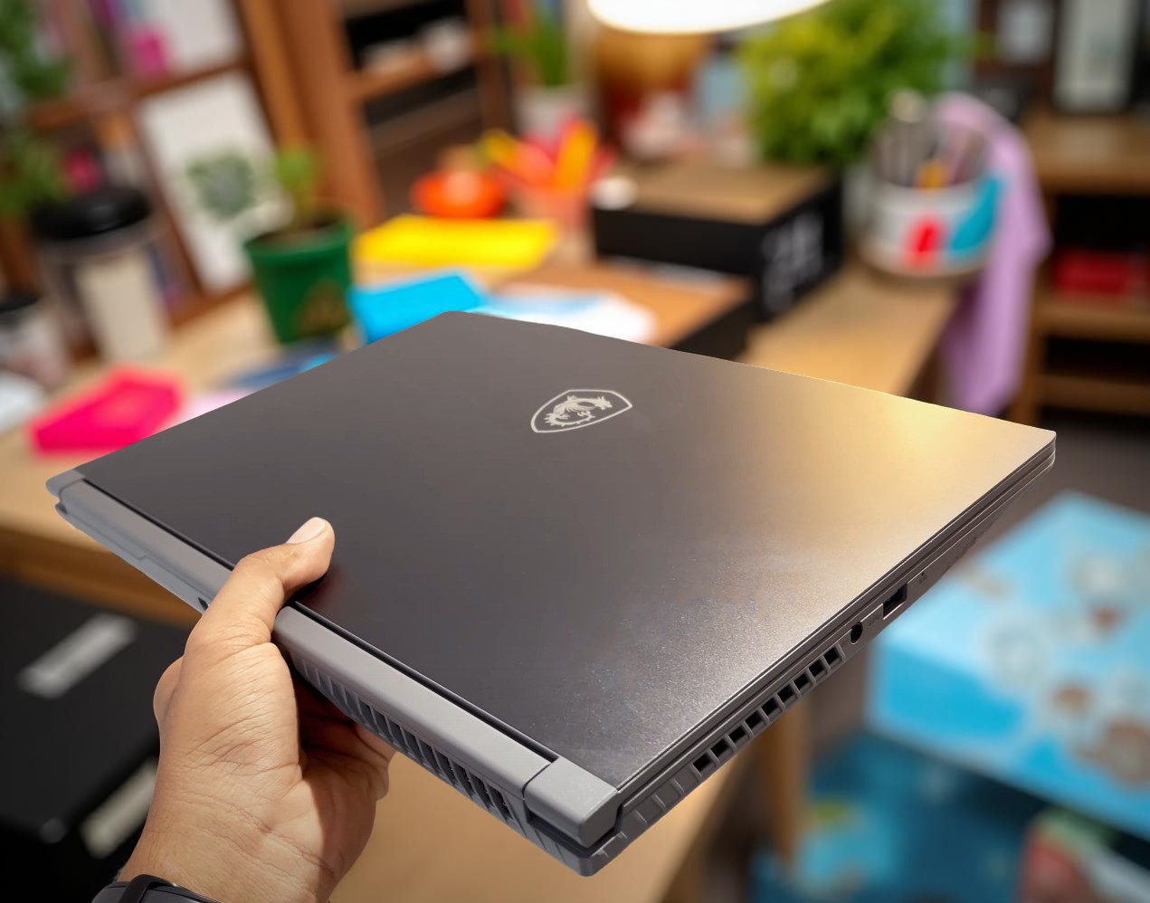 LAPTOP MSI THIN 15 B12UCX i5 12450H RTX 2050 4GB 15.6INCH FHD 144Hz LED XANH GAMING VỎ NHÔM GIÁ RẺ4