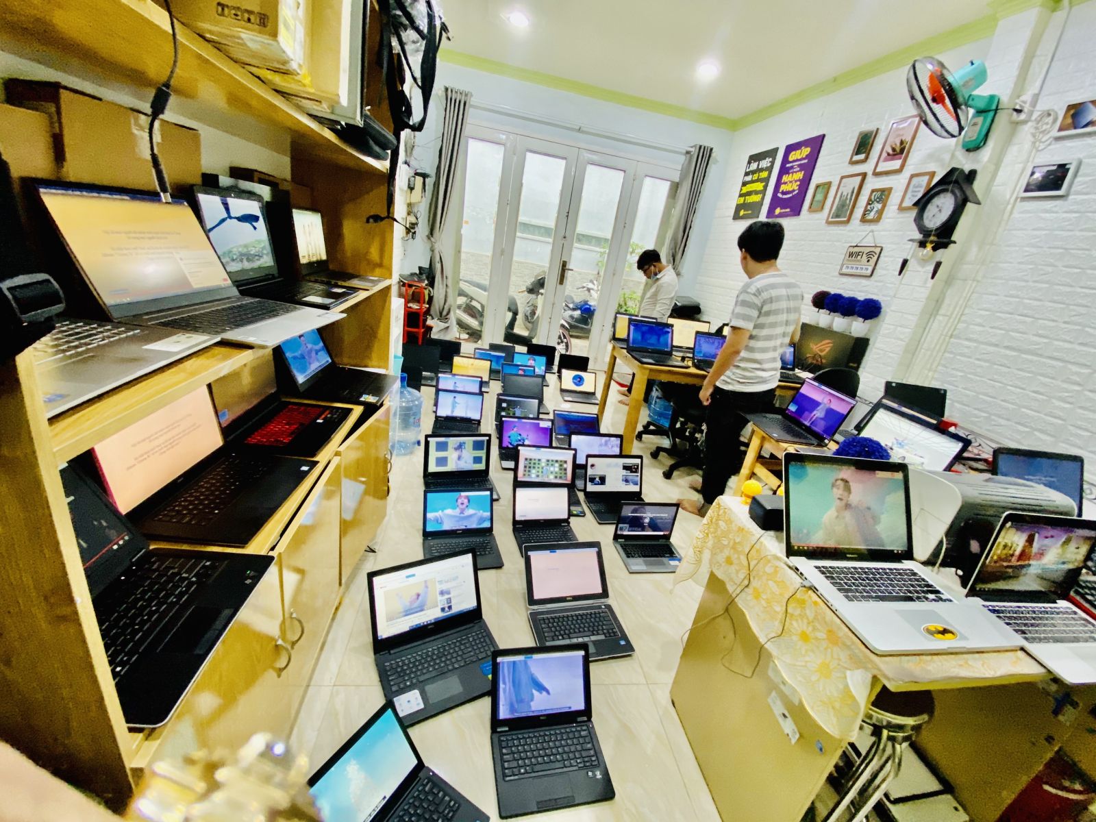 thu mua laptop cu gia cao tphcm