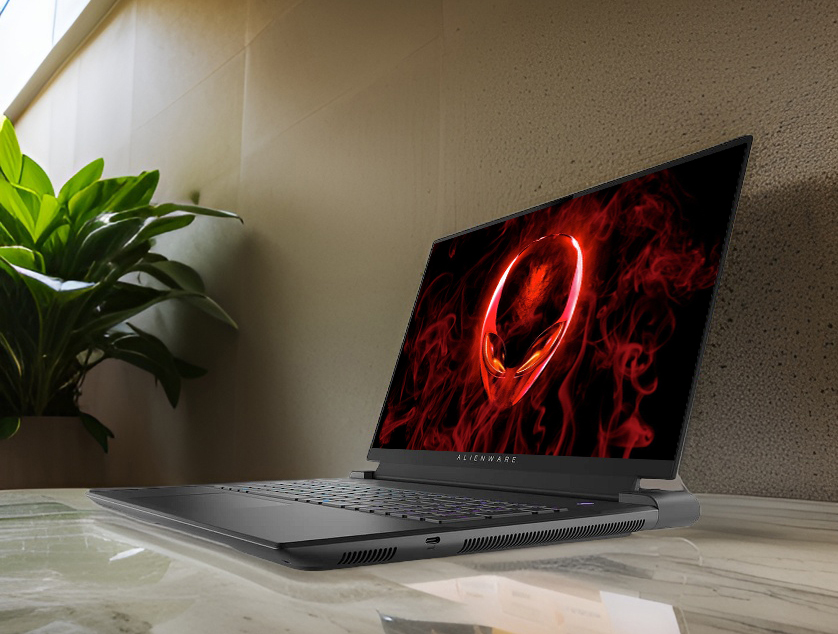 Dell Alienware M18 R2 i7 14650HX
