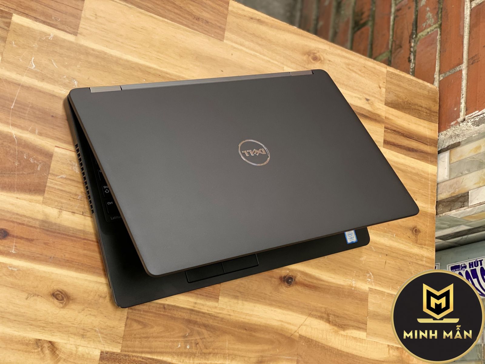 DELL LATITUDE E5570 i7 6820HQ RAM 16GB SSD 256GB 15INCH VGA AMD RADEON R7 