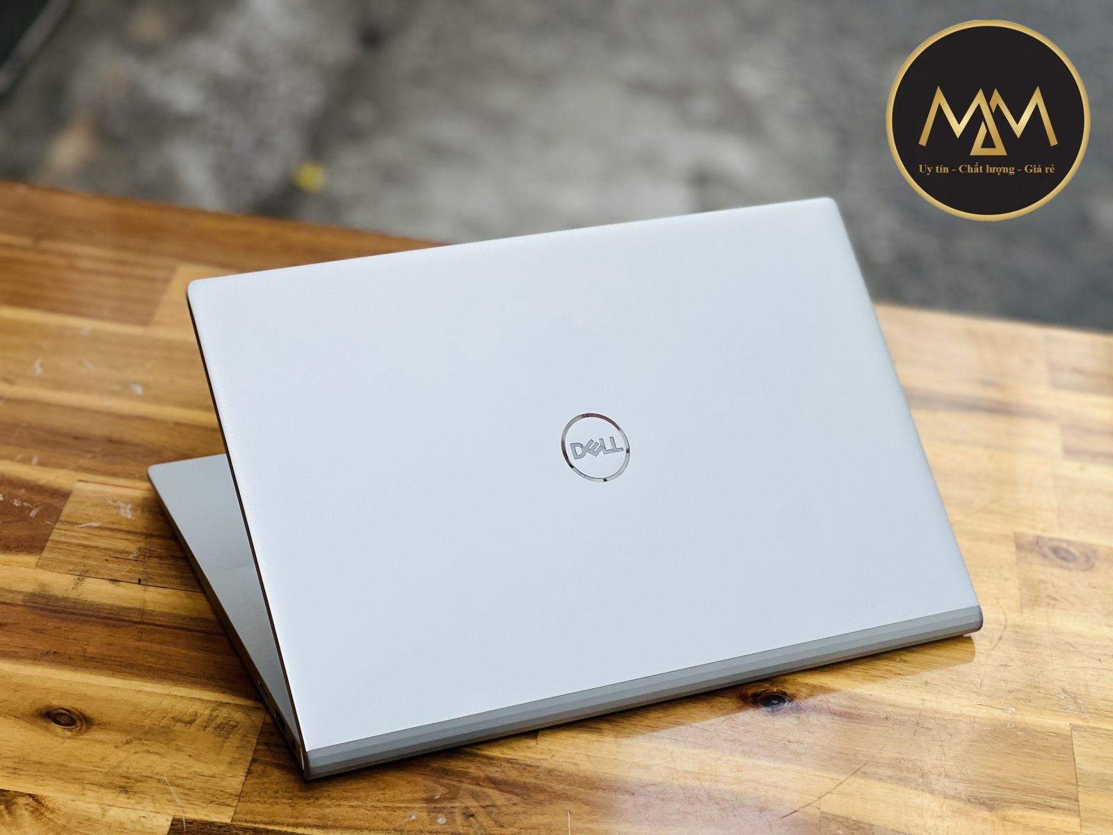 Laptop-cu-danh-cho-sinh-vien-kinh-te