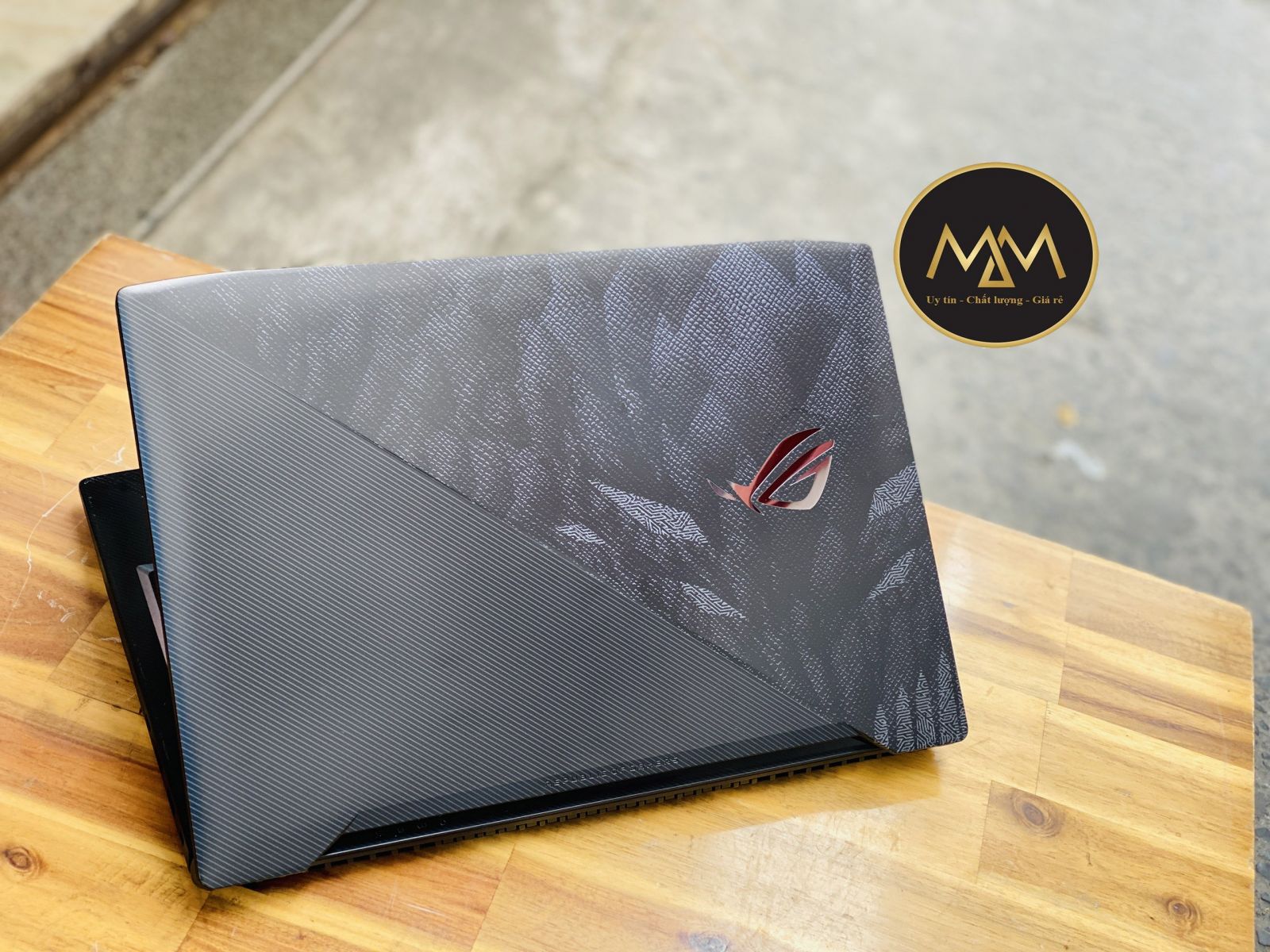 Mua laptop cũ uy tín
