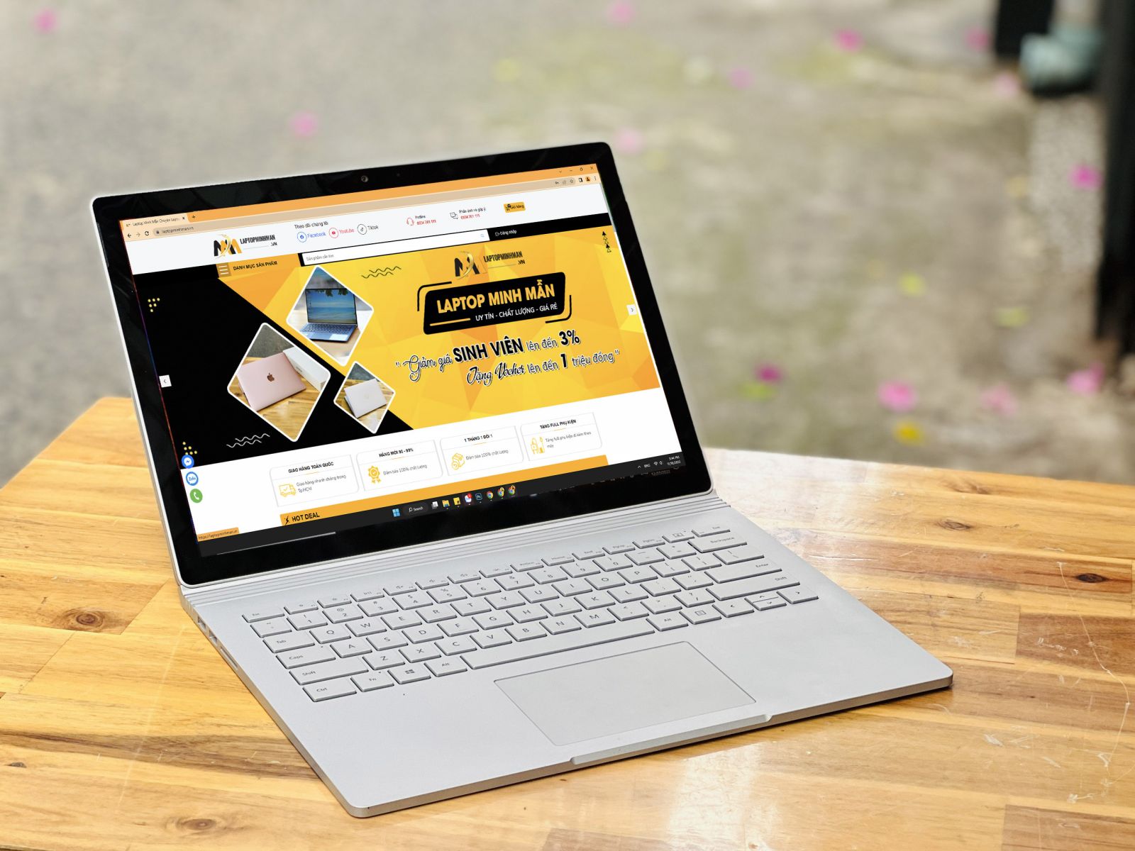 SURFACE BOOK 2 I5 7300U/ 8G/ SSD256/ 13.5inch 3K/ Cảm ứng 2in1/ Laptop giá rẻ/ Laptop Siêu Mỏng Gọn Nhẹ/ Giá rẻ