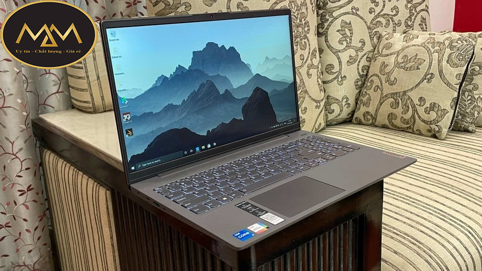 Thay màn hình laptop Lenovo giá rẻ TPHCM