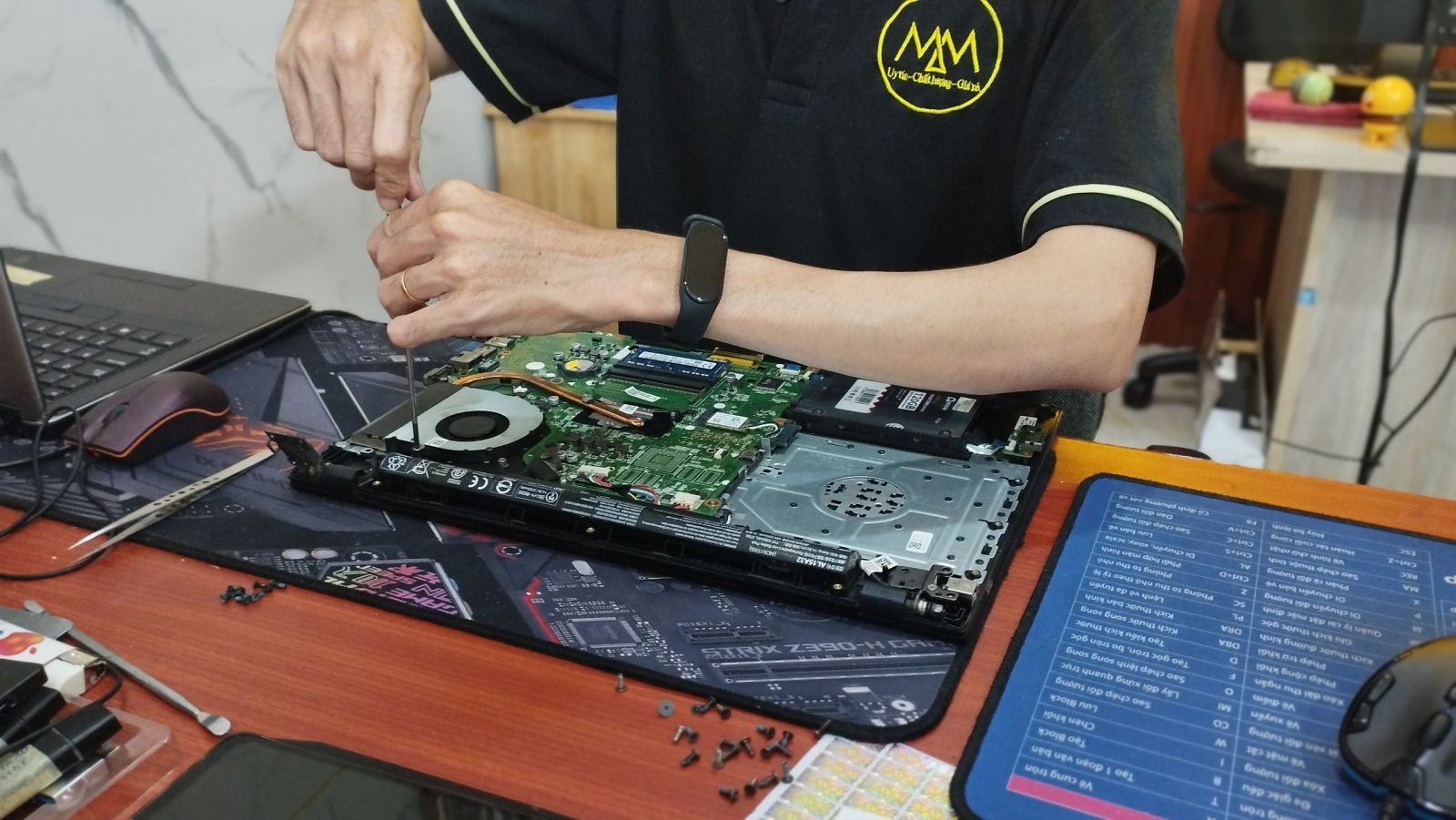 Thay-pin-laptop-Acer-quận-8