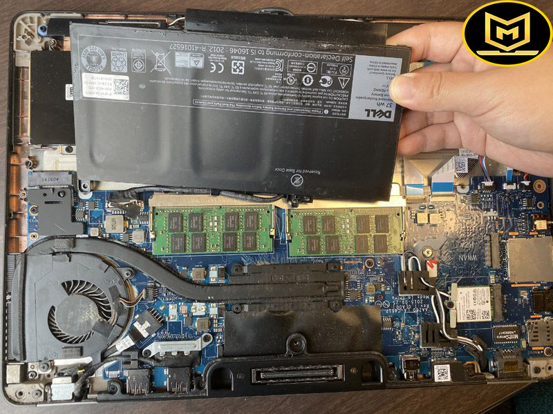 Thay-pin-laptop-Dell-quận-5