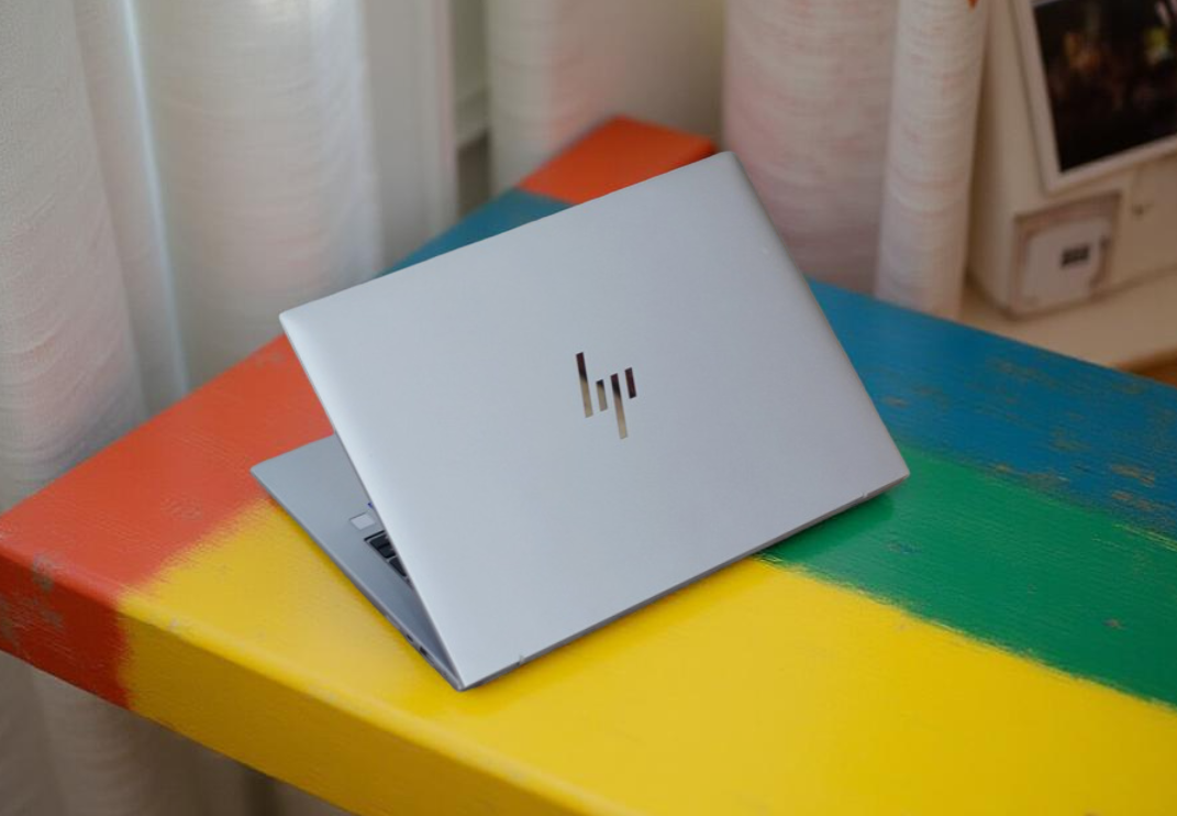 HP ZBOOK FIREFLY 14 G10 RYZEN 7 PRO 7840HS