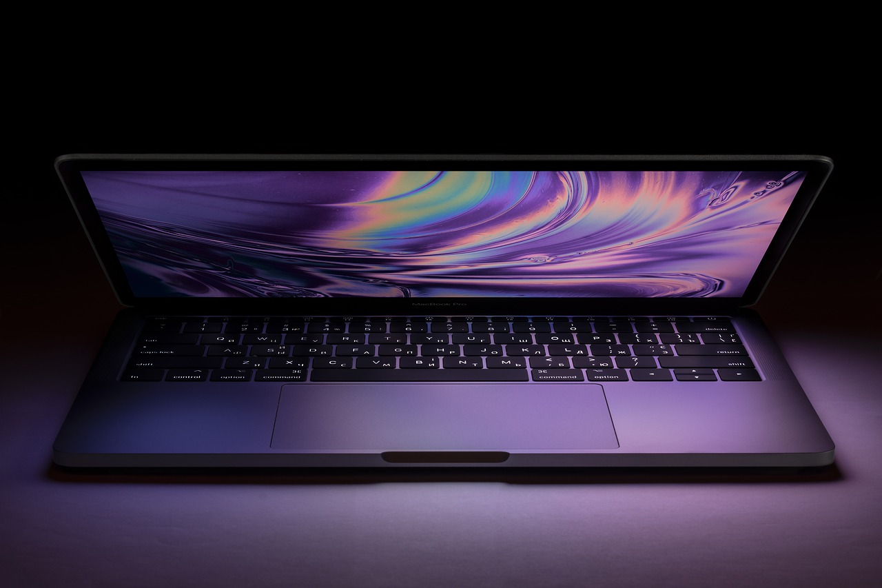 MUA LAPTOP CŨ GIAO HÀNG TẬN NƠI UY TÍN GIÁ RẺ QUẬN 3