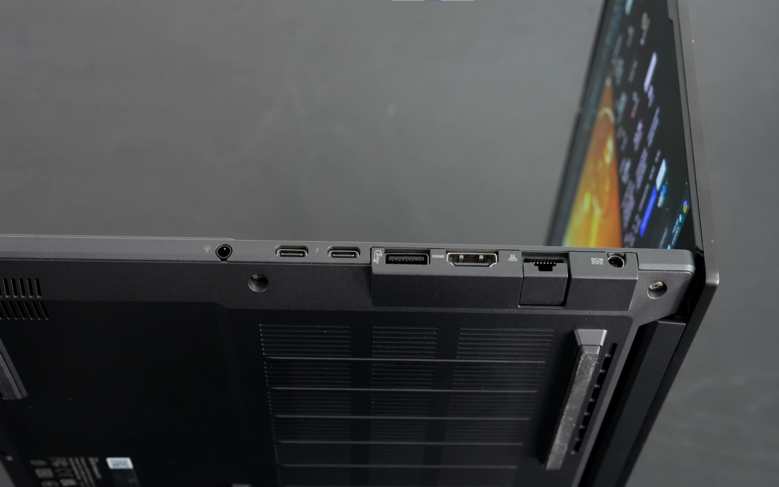 ASUS VIVOBOOK PRO 15 Q533M