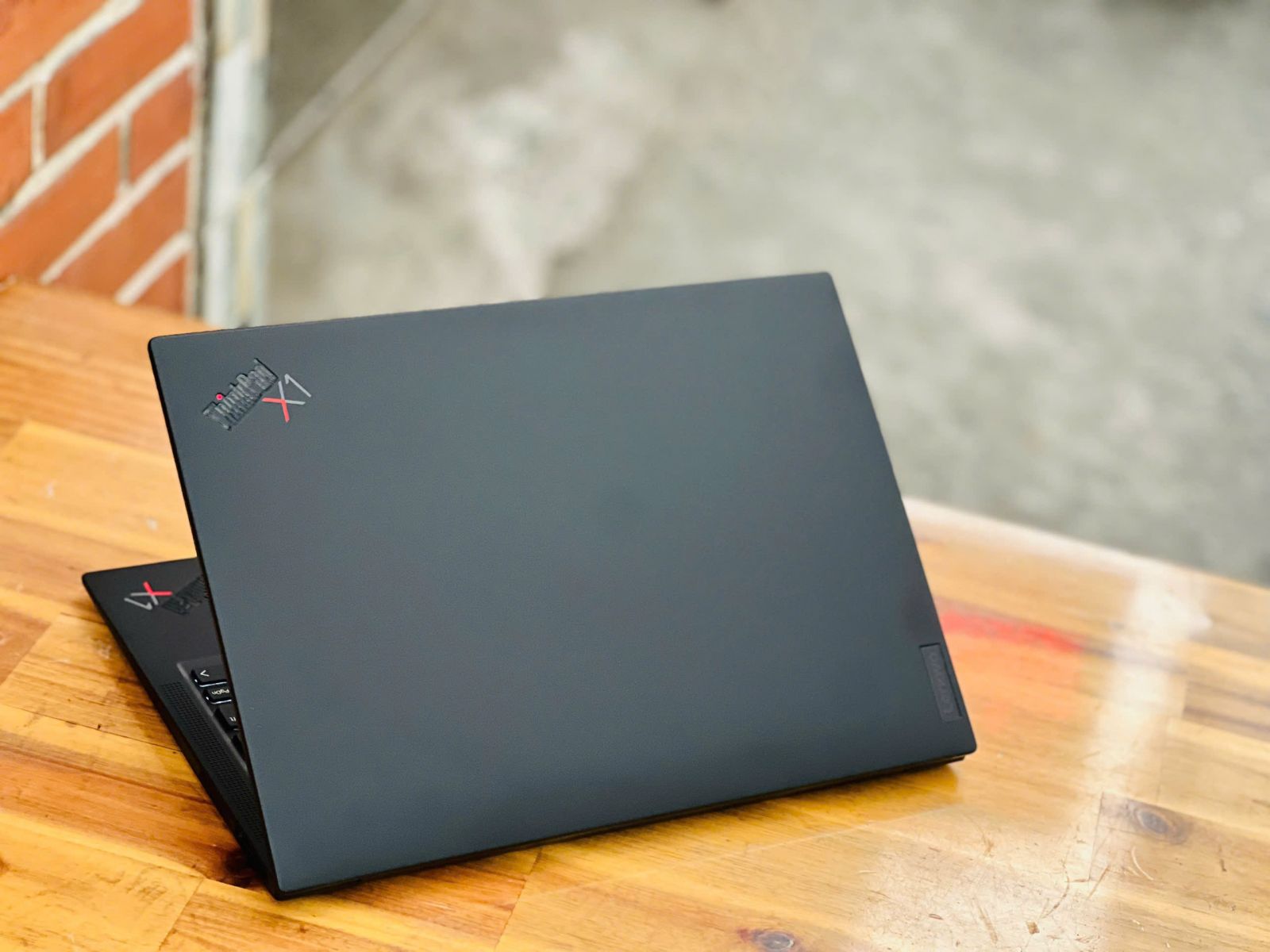 THINKPAD X1 CARBON GEN 9