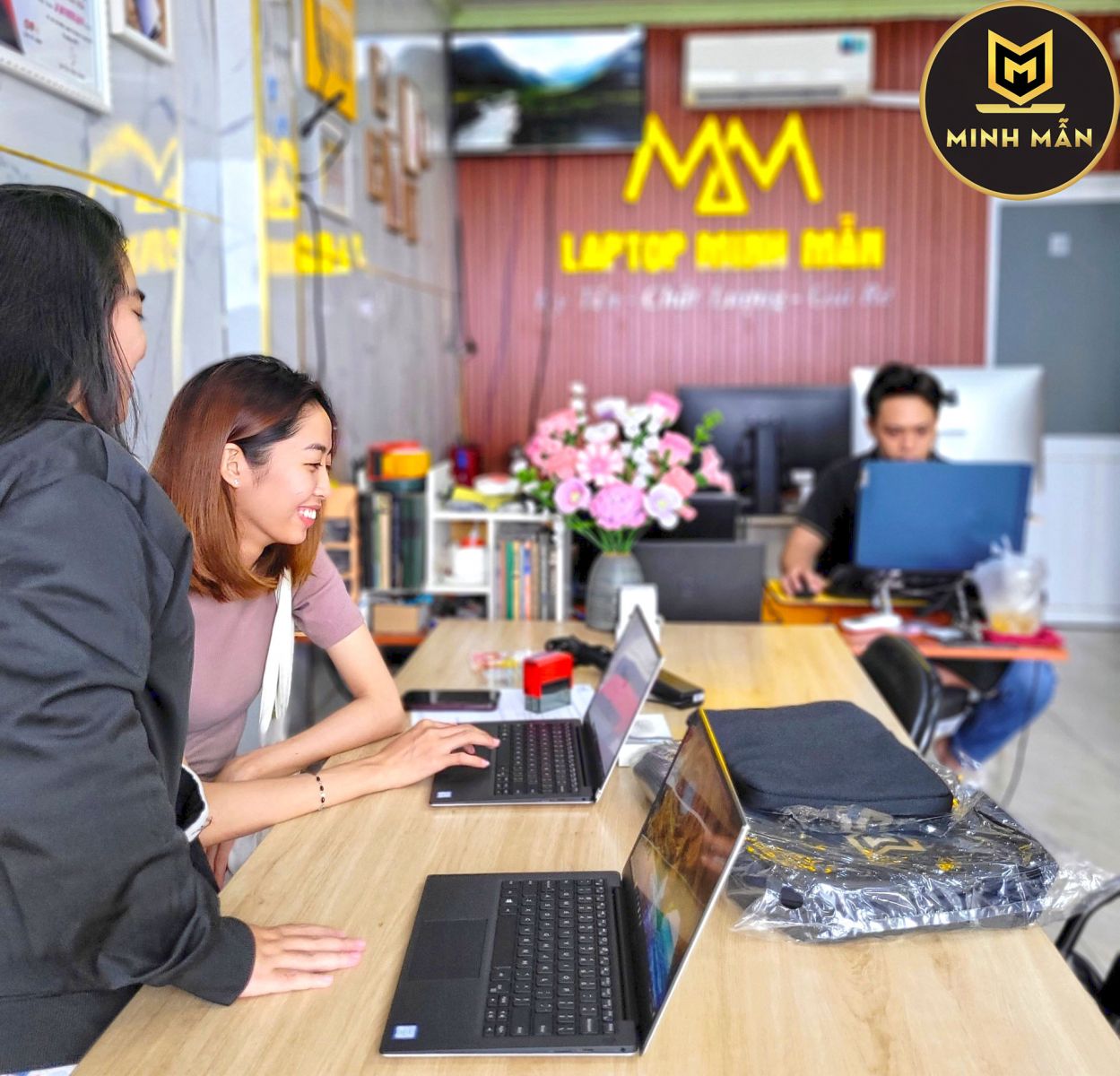 Cửa Hàng Bán Laptop Uy Tín Tại TPHCM