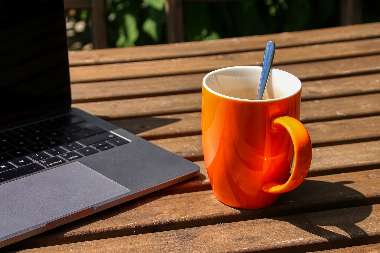MUA LAPTOP CŨ GIAO HÀNG TẬN NƠI UY TÍN GIÁ RẺ QUẬN 8