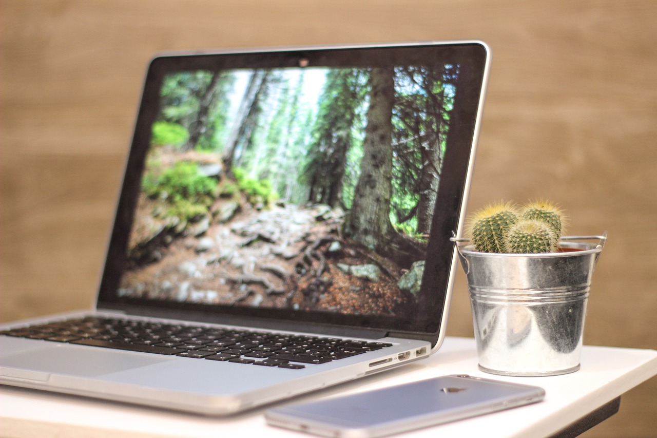 MUA LAPTOP CŨ GIAO HÀNG TẬN NƠI UY TÍN GIÁ RẺ QUẬN 8