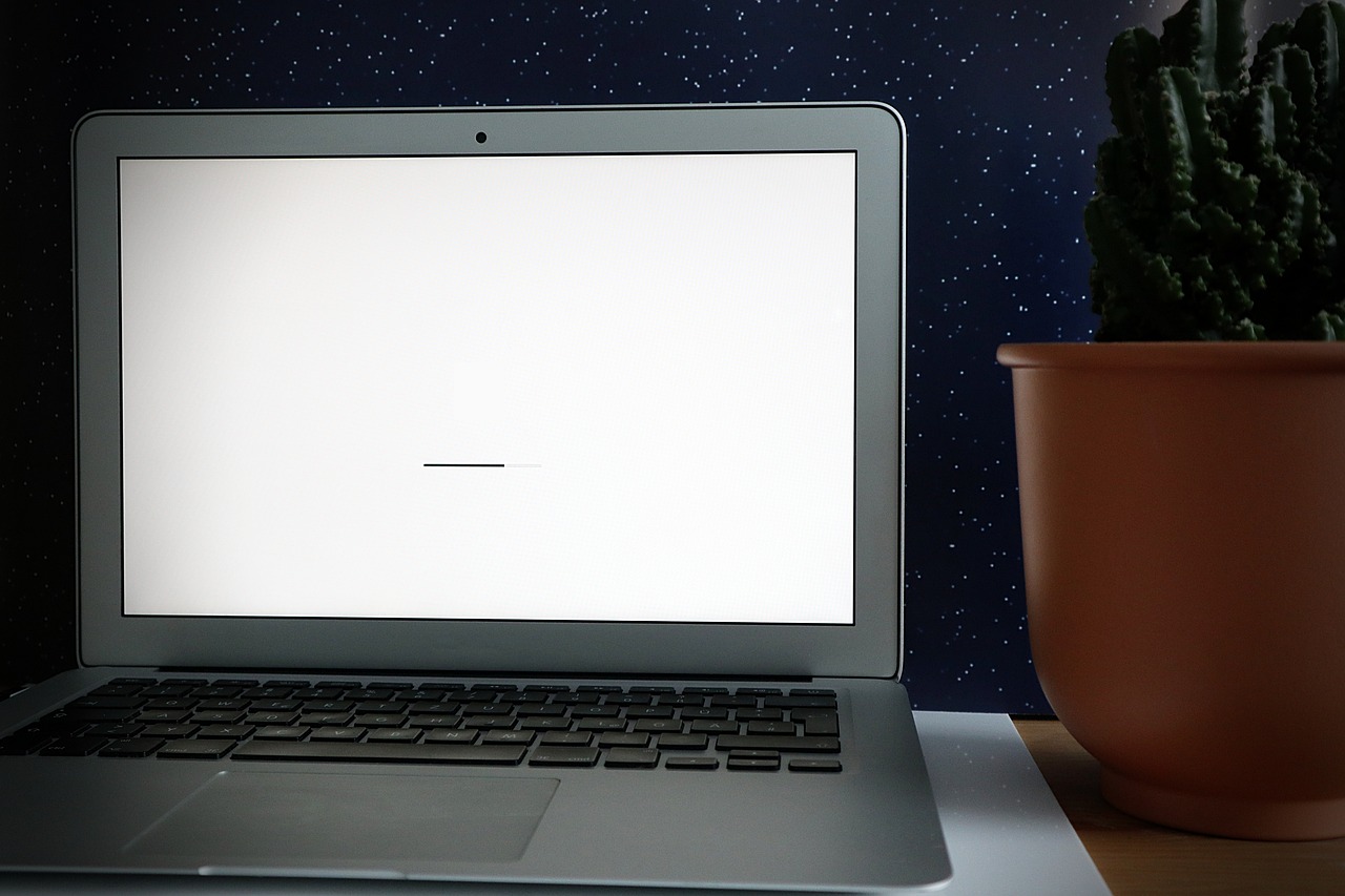 MUA LAPTOP CŨ GIAO HÀNG TẬN NƠI UY TÍN GIÁ RẺ QUẬN 9