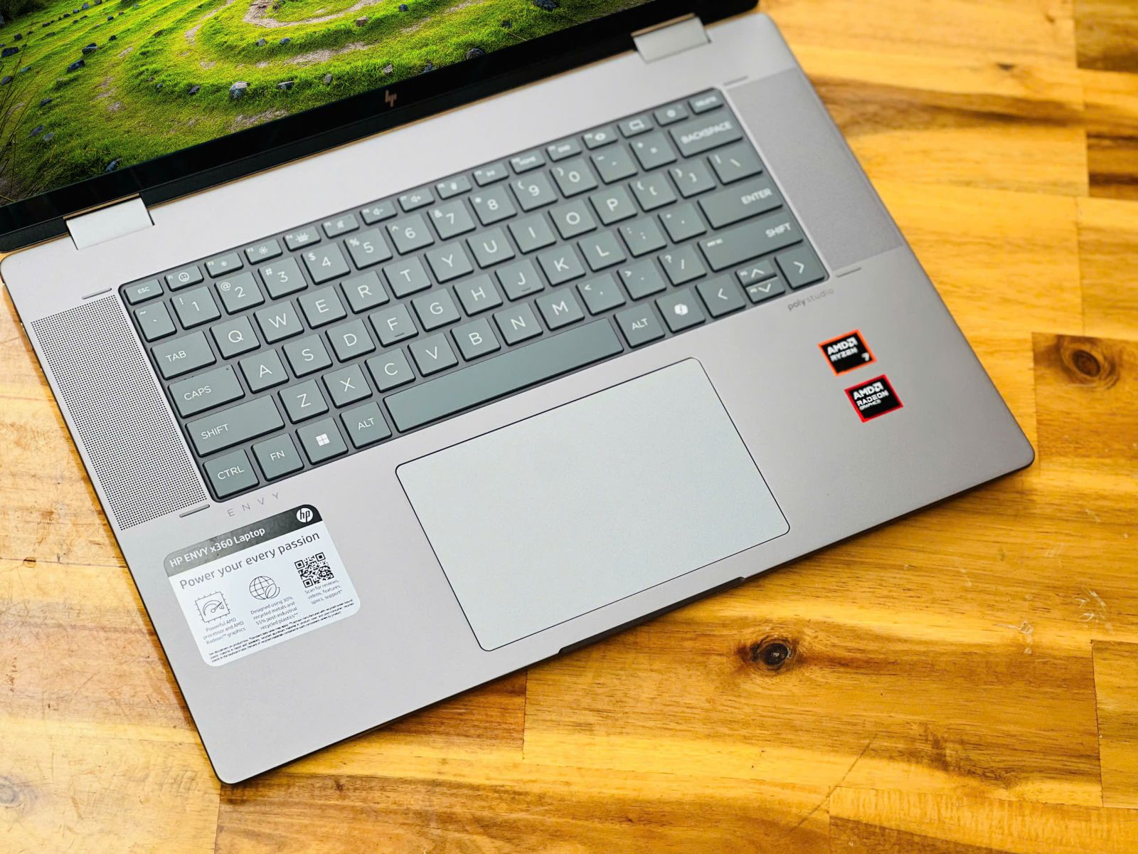 HP ENVY X360 16 RYZEN 7 8840HS