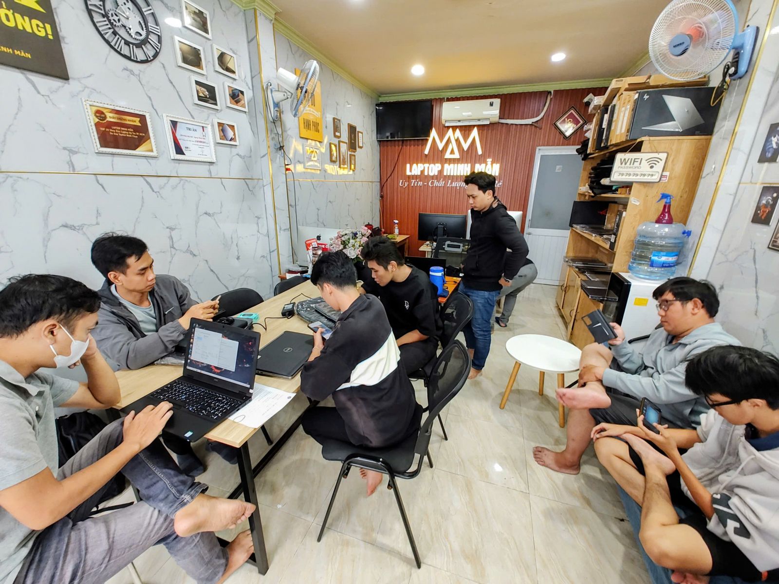 LAPTOP CŨ CHO NGHÀNH TÀI CHÍNH NGÂN HÀNG