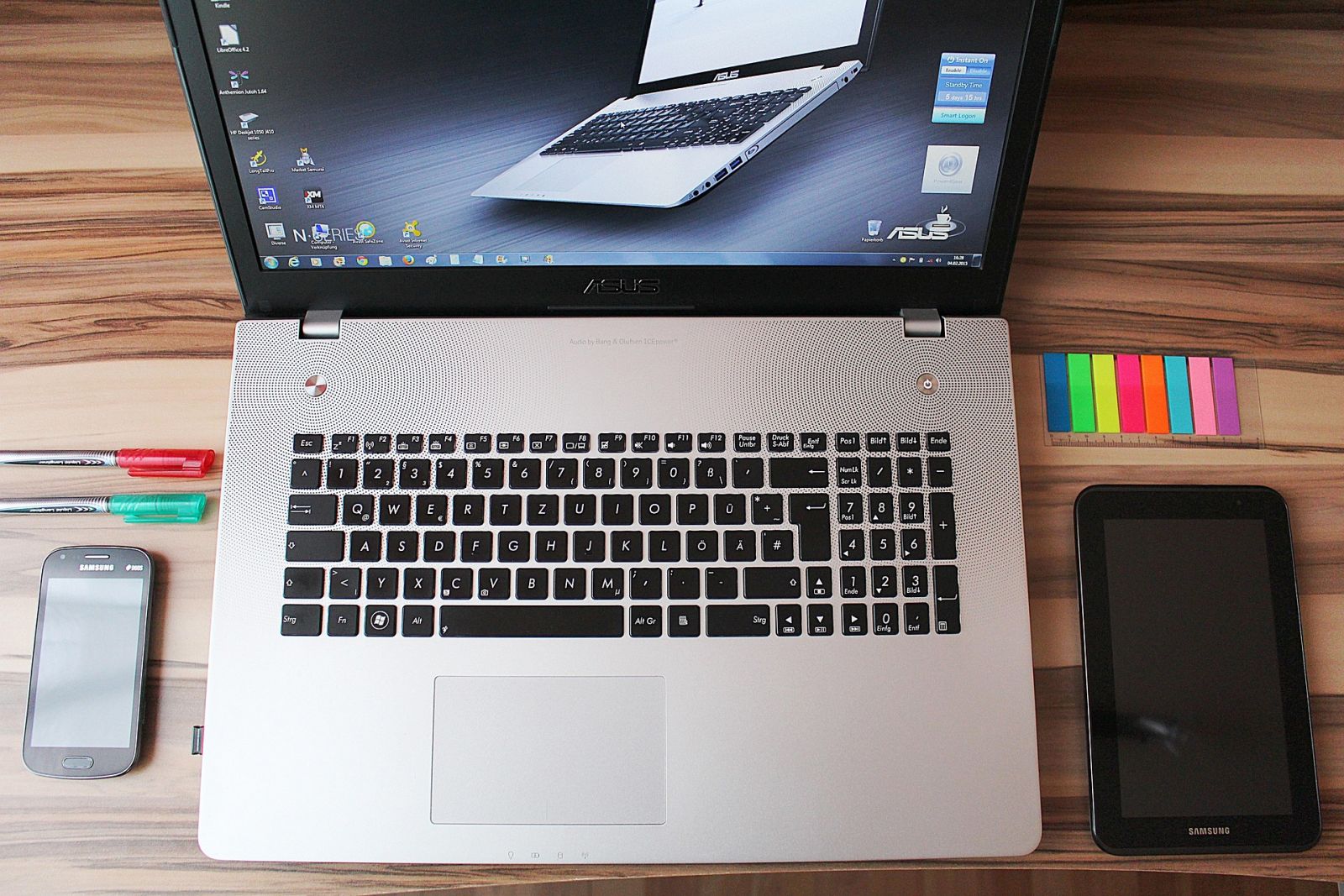 LAPTOP LÀM ĐỒ HỌA 2D