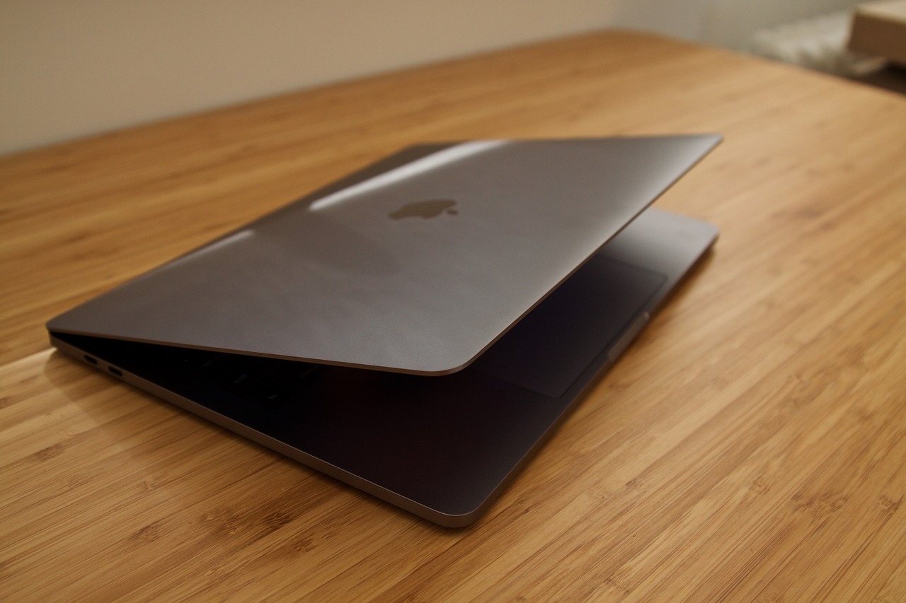 MUA LAPTOP CŨ GIAO HÀNG TẬN NƠI UY TÍN GIÁ RẺ QUẬN TÂN PHÚ