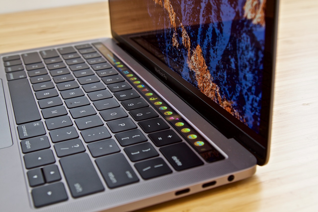 MUA LAPTOP CŨ GIAO HÀNG TẬN NƠI UY TÍN GIÁ RẺ QUẬN TÂN PHÚ