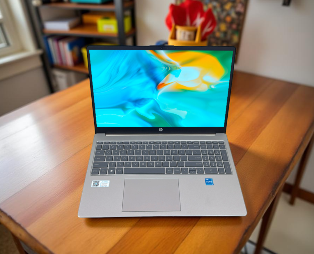 HP 15 FD0303TU i3 1315U