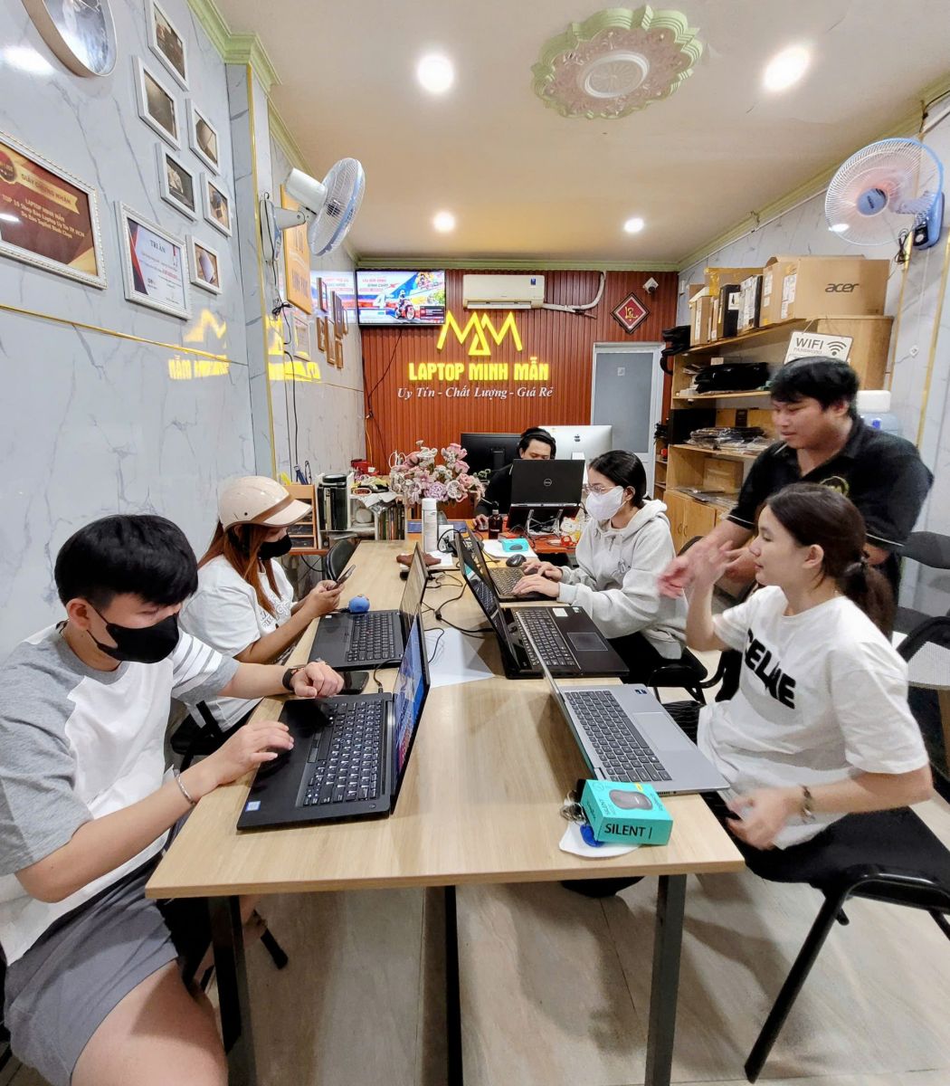 LAPTOP LÀM ĐỒ HỌA 2D