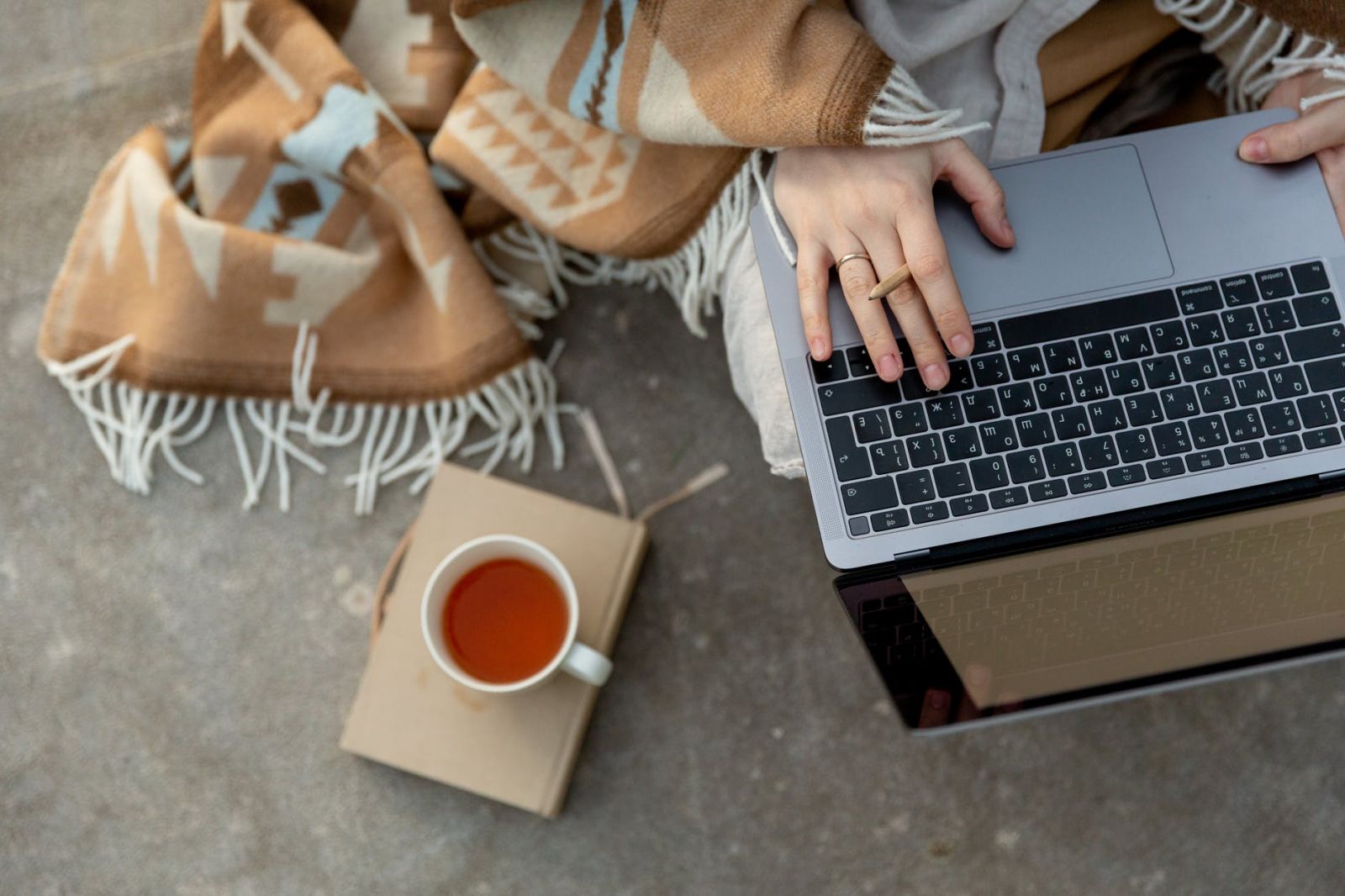 MUA LAPTOP CŨ GIAO HÀNG TẬN NƠI BÌNH DƯƠNG BẢO HÀNH TRỌN ĐỜI