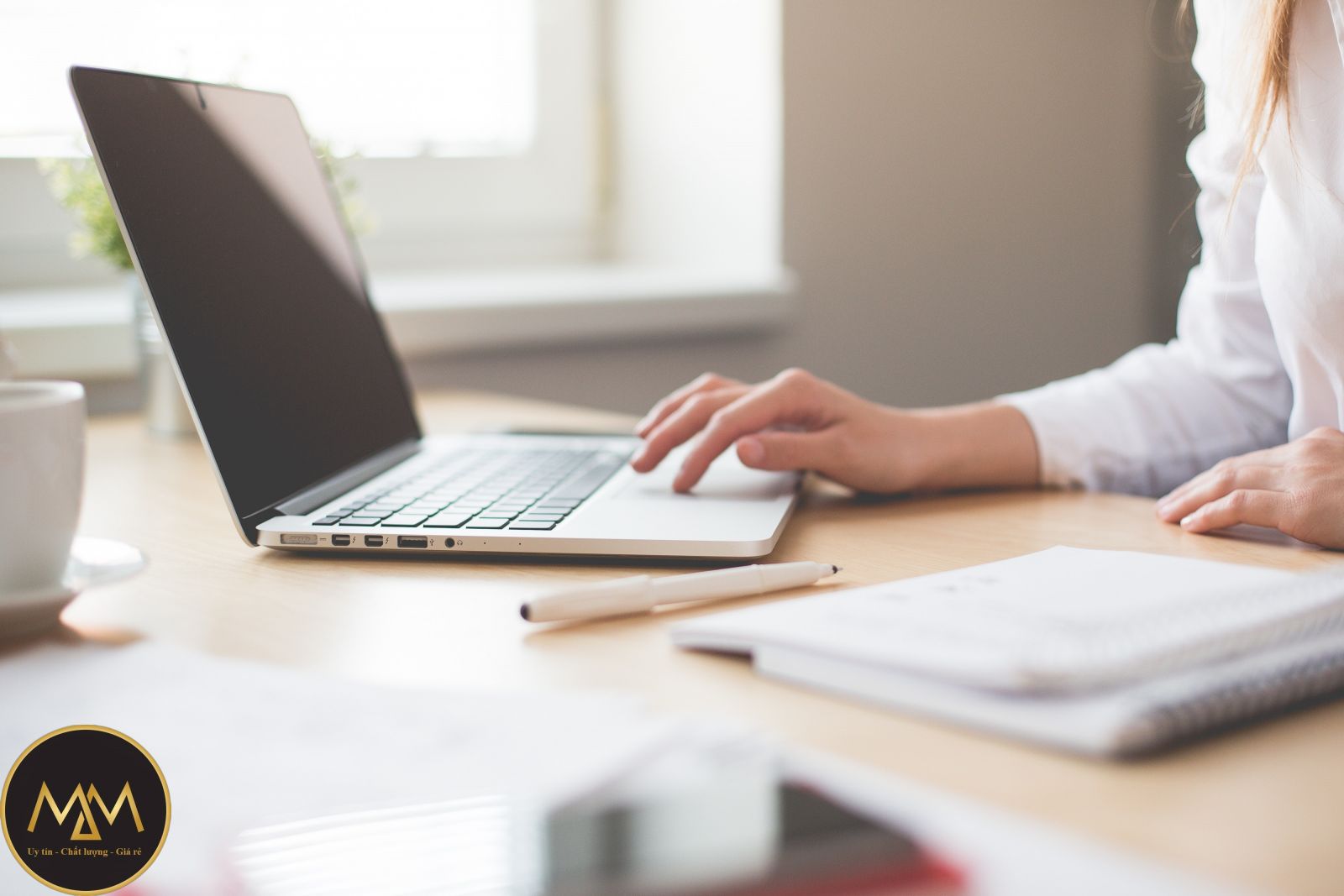 Mua laptop online ở đâu uy tín