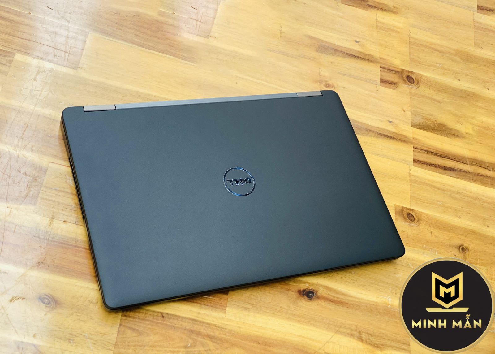 DELL LATITUDE E5570 i7 6820HQ RAM 16GB SSD 256GB 15INCH VGA AMD RADEON R7 