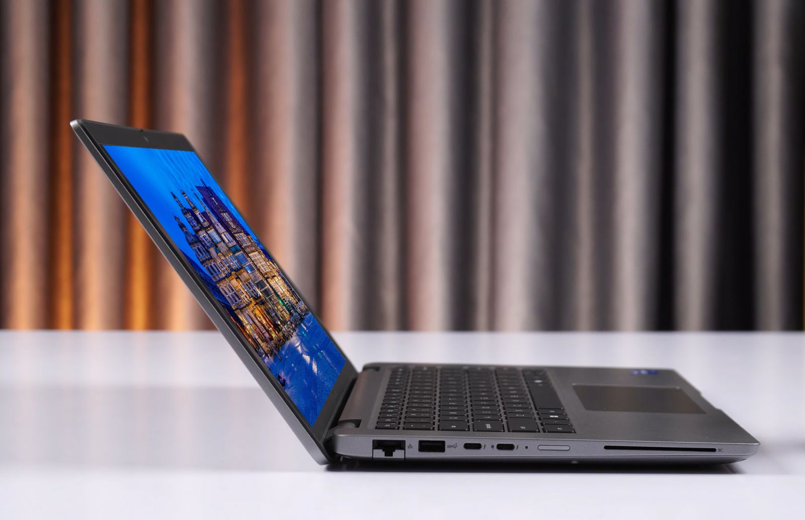 DELL LATITUDE 5450 CORE ULTRA 7 155U