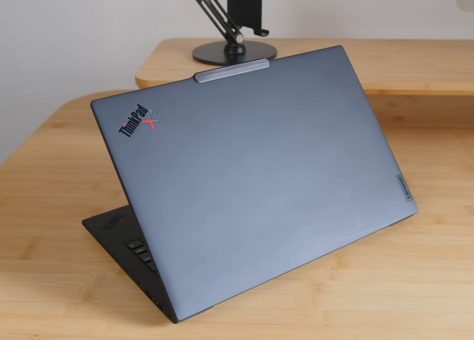 THINKPAD X1 CARBON GEN 12 ULTRA 7 165U