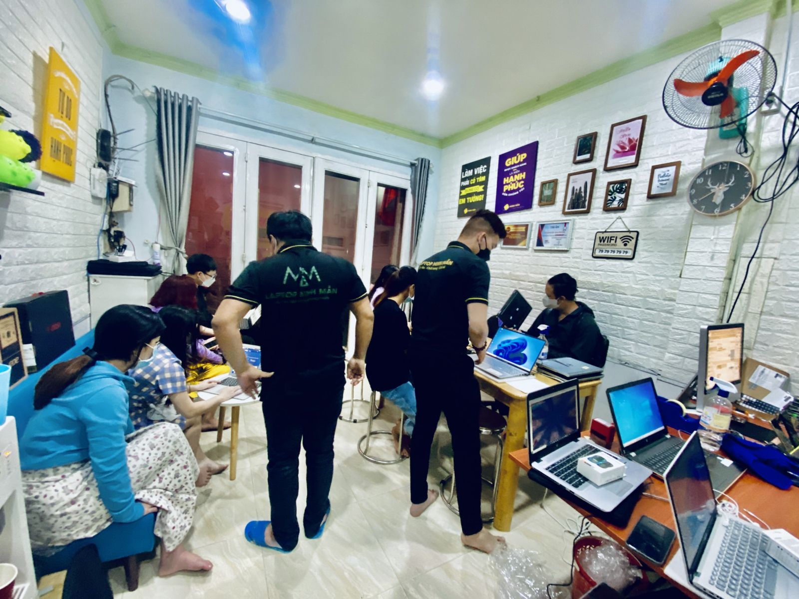 Hình ảnh laptop cũ uy tín tphcm