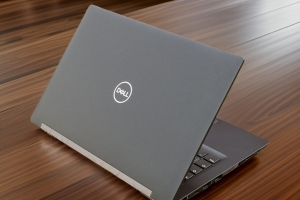 Dell Latitude 7390 Core i7 8650U RAM 8GB SSD 256GB 13inch FHD Viền Mỏng Siêu Nhẹ Giá Rẻ