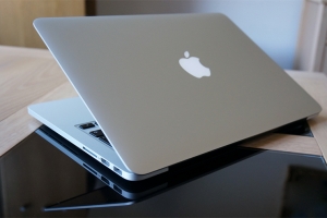 Mua laptop cũ giành cho sinh viên ? 