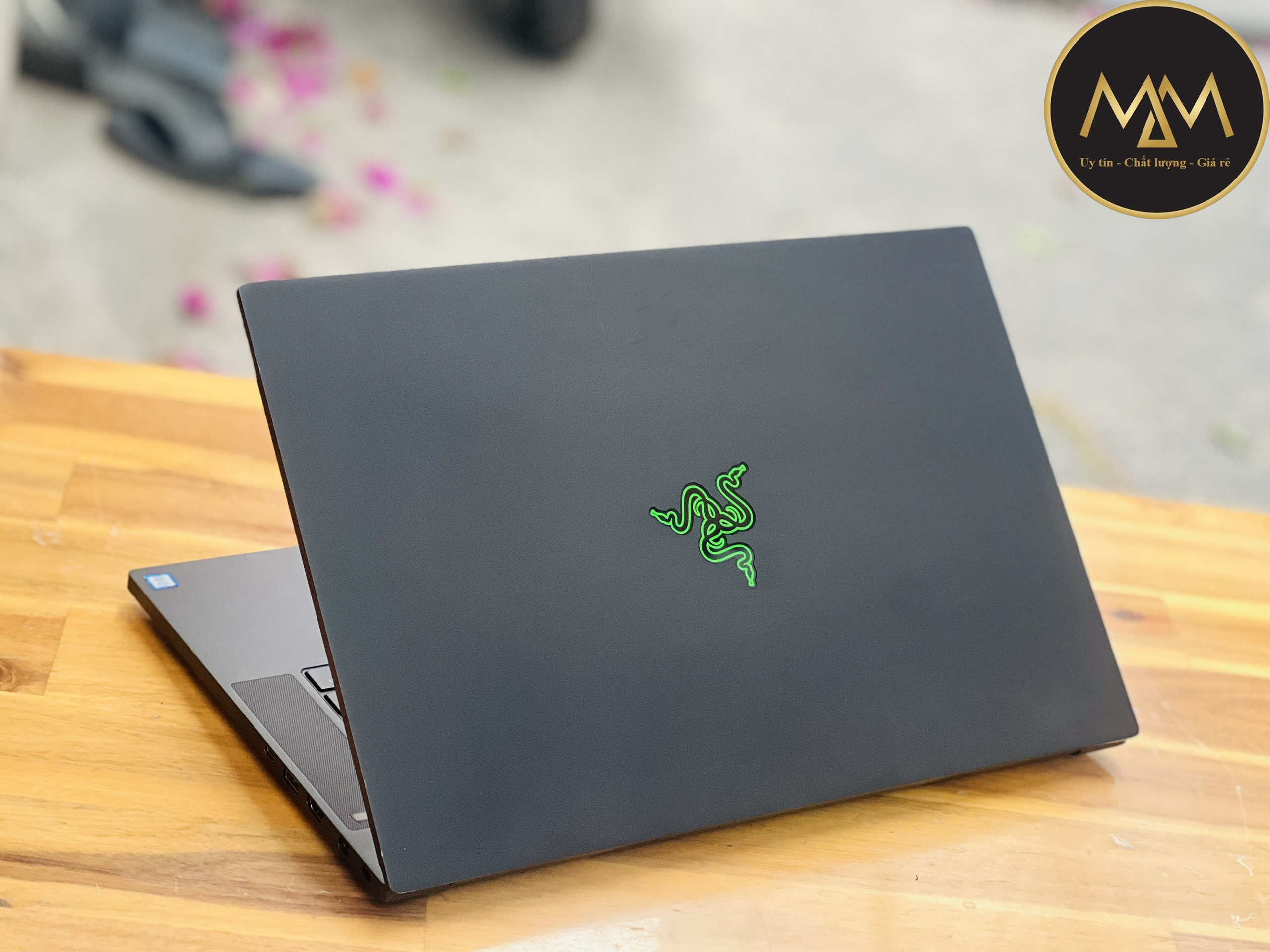 RAZER BLADE 15 2019 I7 9750H/ RAM 32GB/ SSD 512GB/ RTX 2080 8GB/ 15INCH FHD 240Hz/ GAMING CAO CẤP/ GIÁ RẺ
