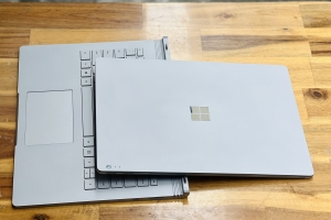 SURFACE BOOK 2 I5 7300U/ 8G/ SSD256/ 13.5inch 3K/ Cảm ứng 2in1/ Laptop giá rẻ/ Laptop Siêu Mỏng Gọn Nhẹ/ Giá rẻ