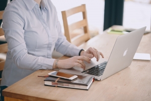 CỬA HÀNG BÁN MACBOOK CŨ UY TÍN GIÁ RẺ QUẬN TÂN PHÚ